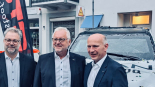 STOOF INTERNATIONAL: Fred Stoof, the Governing Mayor of Berlin, Kai Wegner and the rolling fortress "TROJAN"