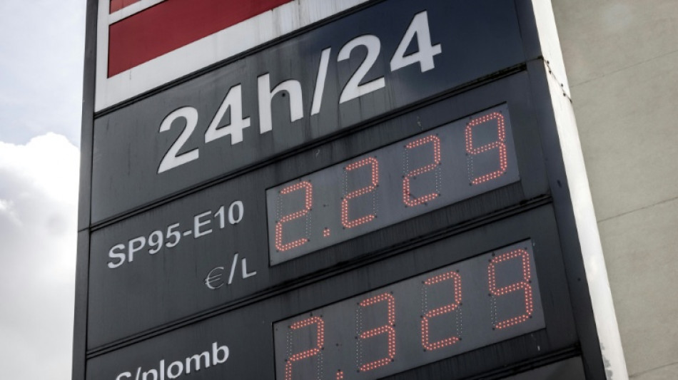 Dans la sant&eacute; ou le social, la crainte d'&ecirc;tre "exclu" des aides au carburant