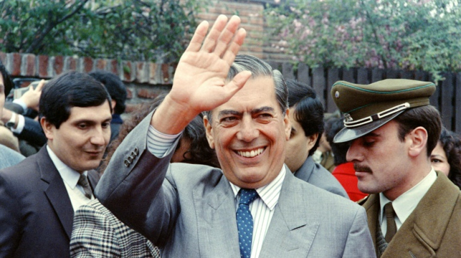 Las principales fechas en la colorida vida de Mario Vargas Llosa