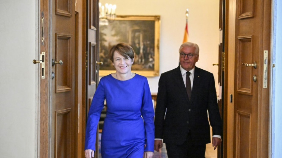 Steinmeier führt Frauenquote von 40 Prozent für Verdienstorden ein