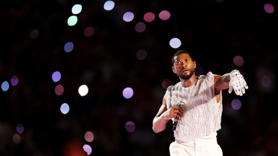 Usher fait le show au Super Bowl, mais Taylor Swift et Beyonc&eacute; lui volent la vedette 