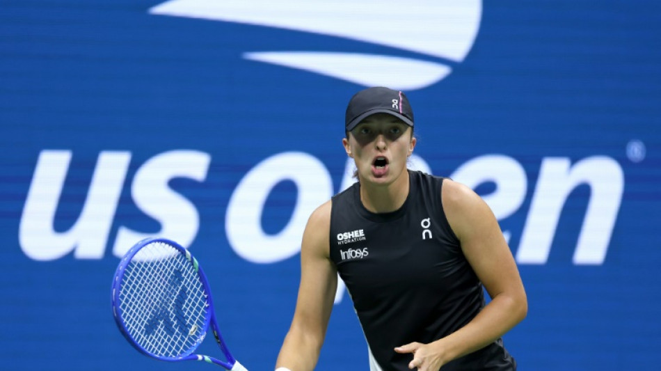 Swiatek sofre, mas vence Kalinskaya e avança às oitavas do US Open