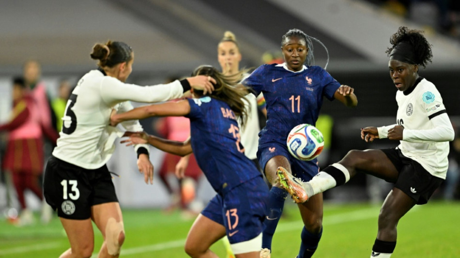 Anyomi und B&uuml;hl treffen: DFB-Frauen im Finale gegen Spanien