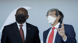 Sud&aacute;frica inaugura la primera planta de fabricaci&oacute;n de vacunas anti-covid del continente