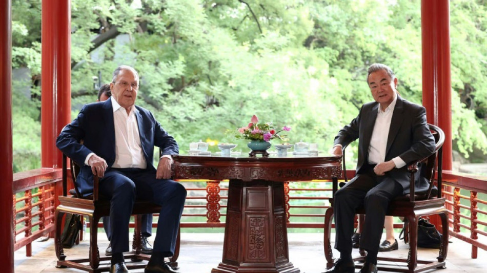 China destaca valor estrat&eacute;gico de sua rela&ccedil;&atilde;o com a R&uacute;ssia