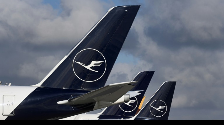 Pilotos de compa&ntilde;&iacute;a a&eacute;rea Lufthansa amenazan con huelga 
