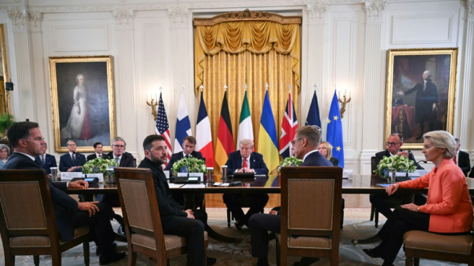 Trump prop&otilde;e compromissos de seguran&ccedil;a para a Ucr&acirc;nia em reuni&otilde;es com l&iacute;deres europeus