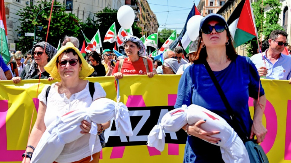 Miles se manifiestan en Roma contra la "complicidad" en la guerra de Gaza