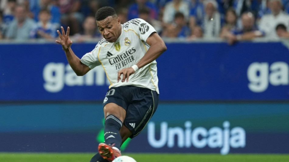 Real Madrid vence Oviedo (3-0) com dois gols de Mbappé e um de Vini Jr