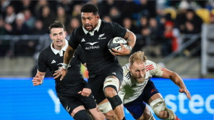 Rugby: les Bleus n'ont pas fait le poids dans le deuxi&egrave;me match contre les Blacks 