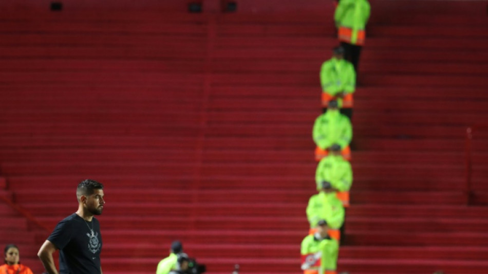 Corinthians anuncia anuncia demiss&atilde;o do t&eacute;cnico portugu&ecirc;s Ant&oacute;nio Oliveira