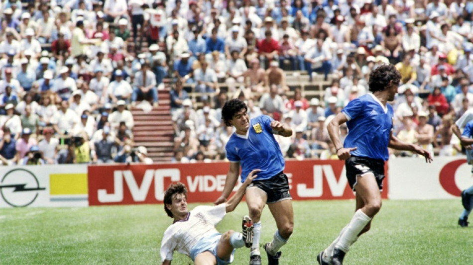 "Mano de Dios": subastan la camiseta de Maradona contra Inglaterra en M&eacute;xico-1986