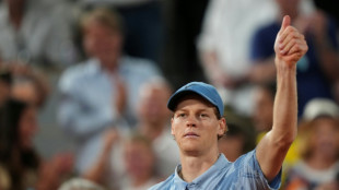 Sinner estreia com vit&oacute;ria tranquila e vai &agrave; 2&ordf; rodada de Roland Garros