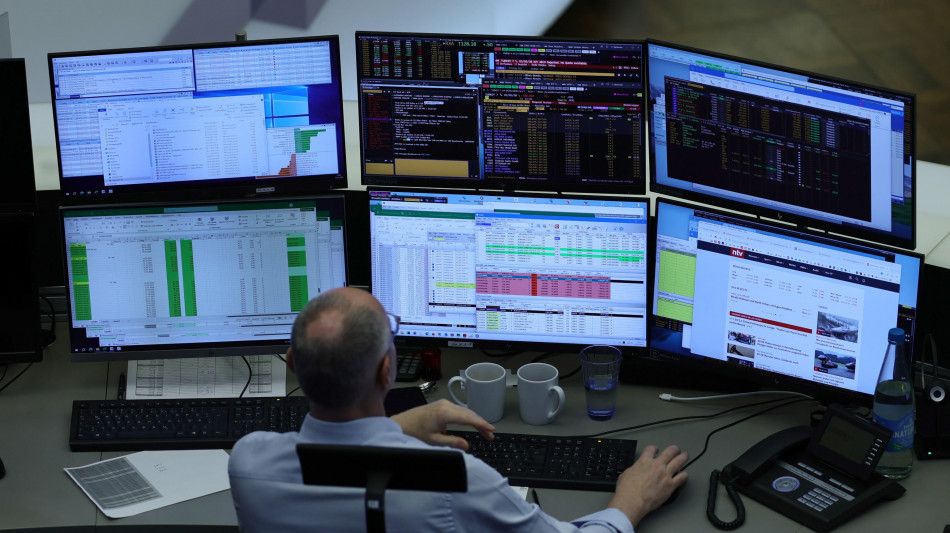 Borsa: l'Europa apre in calo con i dazi Usa per la Groenlandia