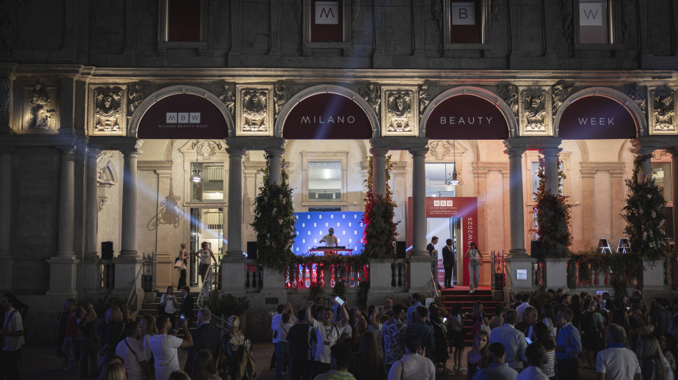 Sabato di musica e ballo nel centro di Milano per la Beauty Week