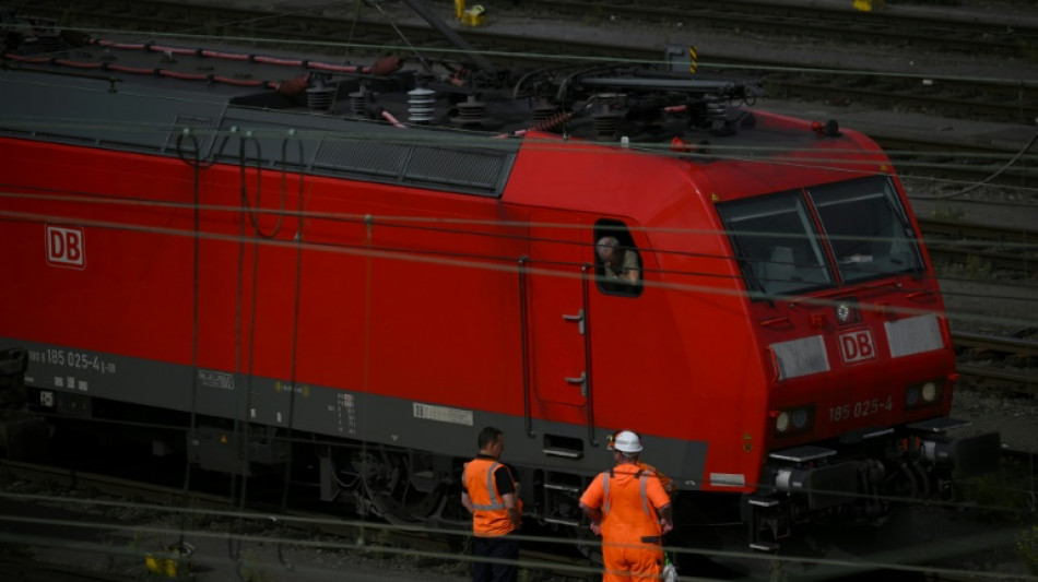 Zugverkehr zwischen Hamburg und Berlin gest&ouml;rt - Bahn spricht von "Vandalismus"