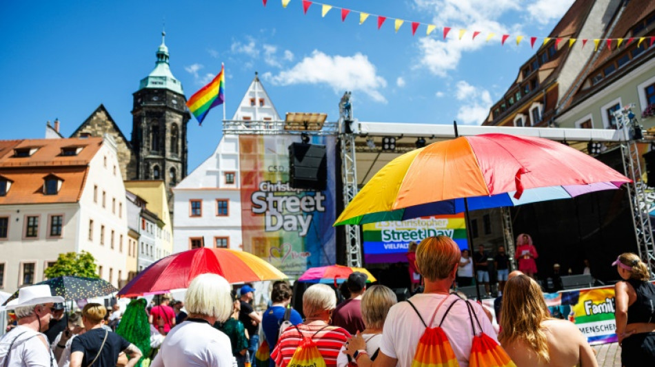 Gro&szlig;e Mehrheit in Deutschland gegen Diskriminierung von queeren Menschen