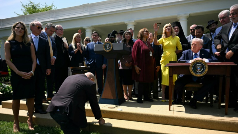 Pflicht zur Einhaltung der Verfassung: Trump "wei&szlig; es nicht"