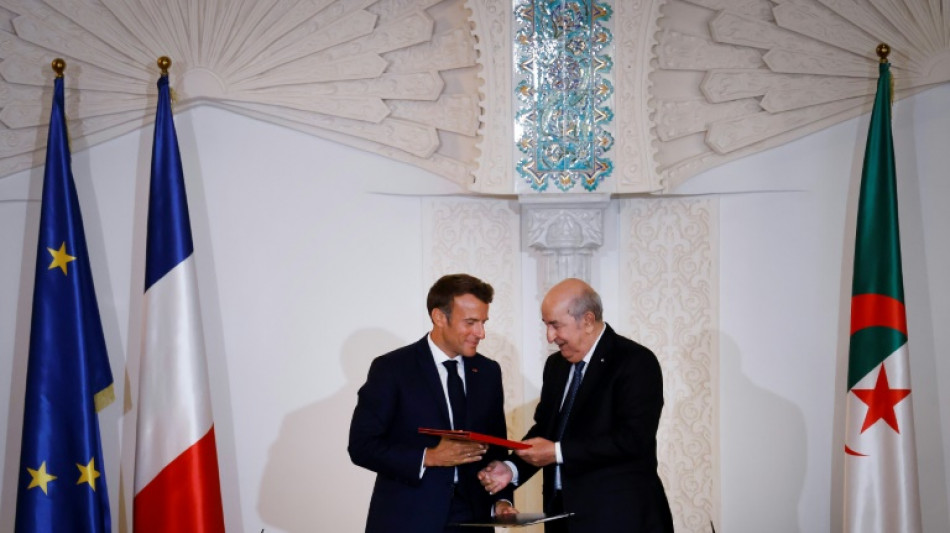 Paris et Alger repartent de l'avant sur "une dynamique irr&eacute;versible"