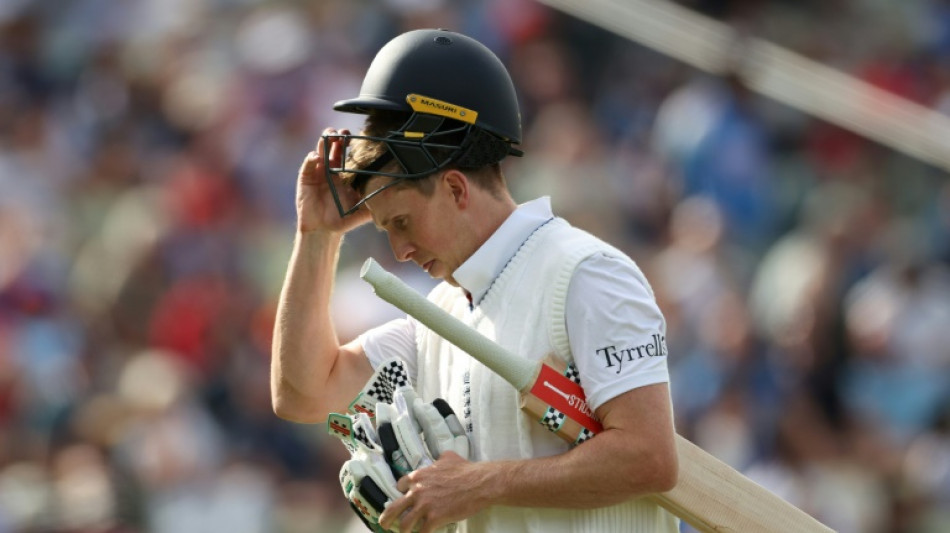 Vaughan says Crawley 'lucky' to have so many England caps 