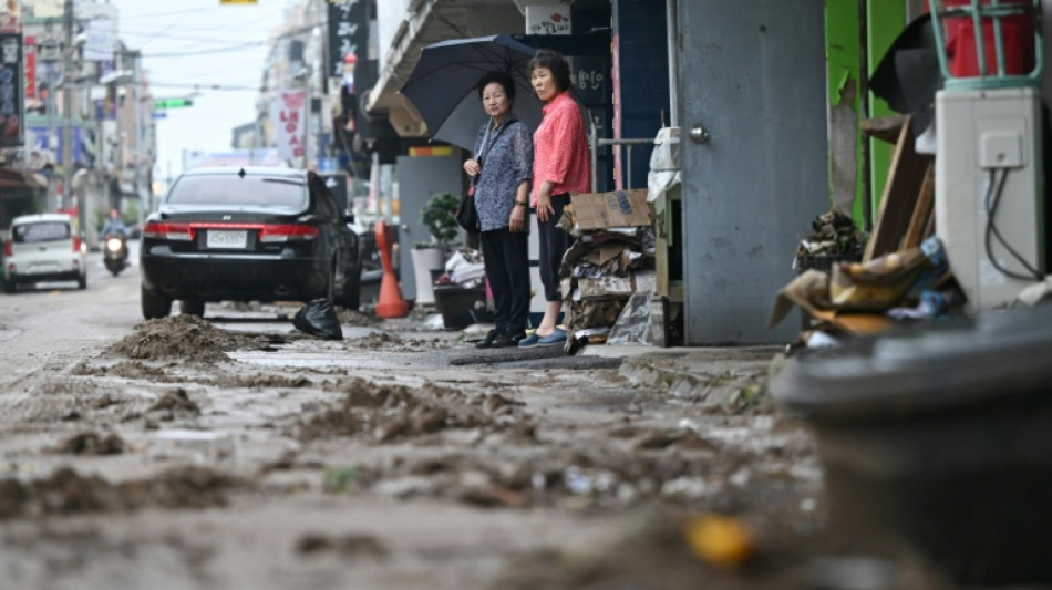 Tres muertos por lluvias torrenciales en Corea del Sur