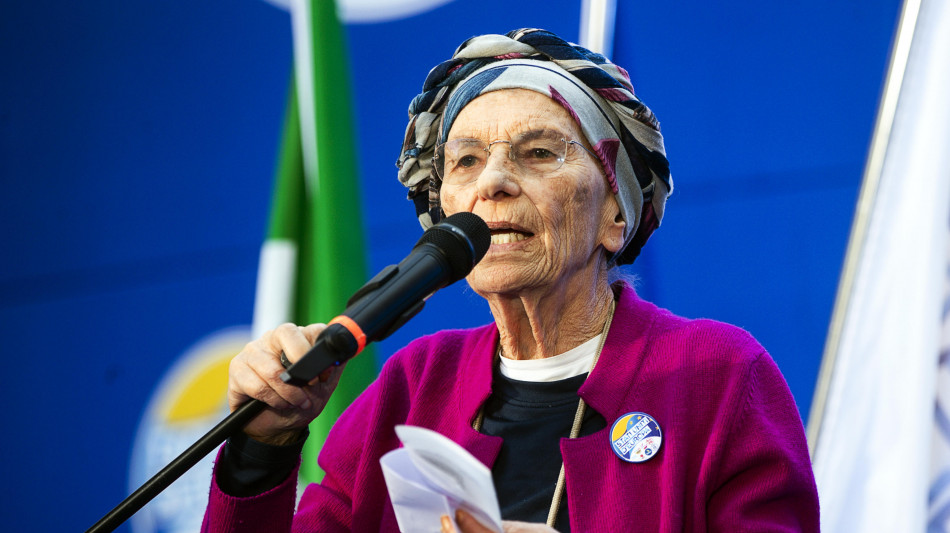 Emma Bonino in terapia intensiva in ospedale a Roma