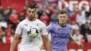 Rafa Mir &eacute; suspenso por dois jogos pelo Valencia ap&oacute;s acusa&ccedil;&atilde;o de agress&atilde;o sexual