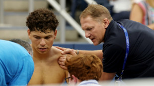 Ben Shelton sente lesão contra Mannarino, que avança às oitavas do US Open