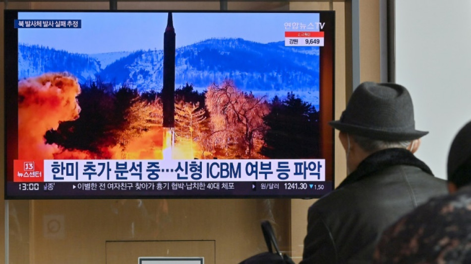 El l&iacute;der norcoreano Kim promete alcanzar un "abrumador" poder&iacute;o militar, seg&uacute;n la prensa estatal
