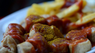 16-J&auml;hriger zahlt Currywurst mit Spielgeld - Urteil in D&uuml;sseldorf 