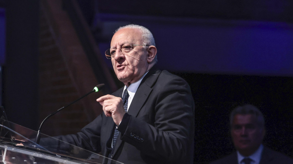 De Luca, non si pu&ograve; tornare nella palude, mi devono sparare