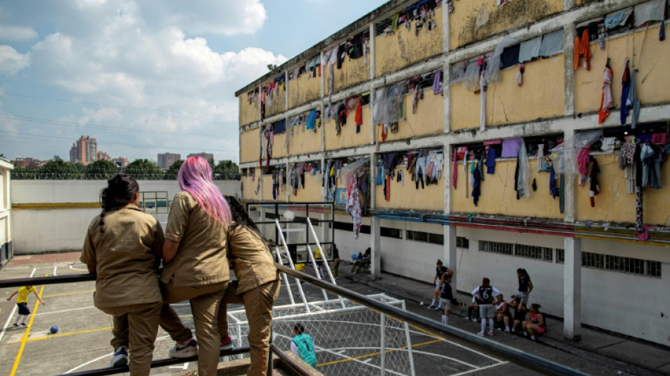 M&atilde;es pobres em pris&otilde;es lotadas, a outra face da guerra &agrave;s drogas na Col&ocirc;mbia