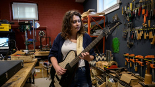 Aux Etats-Unis, une luthi&egrave;re fran&ccedil;aise fabrique des guitares en champignon