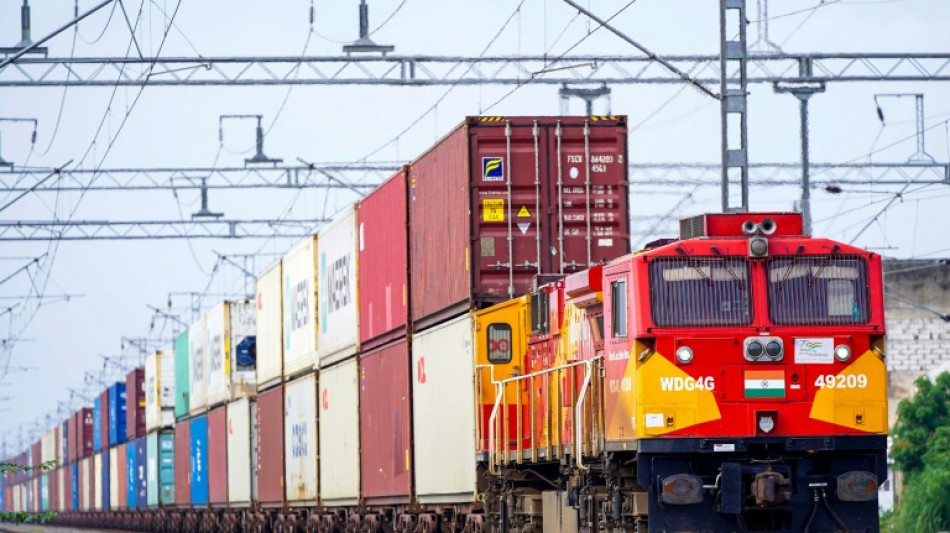 Indiens Wirtschaft &uuml;berraschend deutlich gewachsen - US-Z&ouml;lle tr&uuml;ben Ausblick