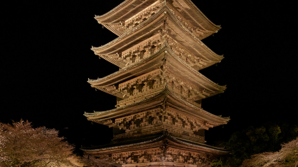 Per la sfilata di Dior a Kyoto Chiuri rilegge il kimono