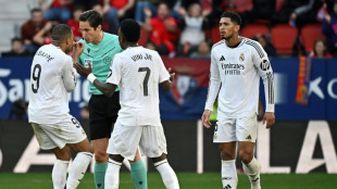 Real Madrid trope&ccedil;a com Osasuna, mas mant&eacute;m lideran&ccedil;a com empate do Atl&eacute;tico