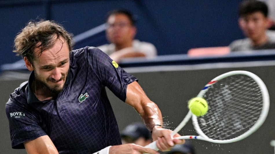 Erster Titel seit 2023: Medwedew jubelt in Almaty