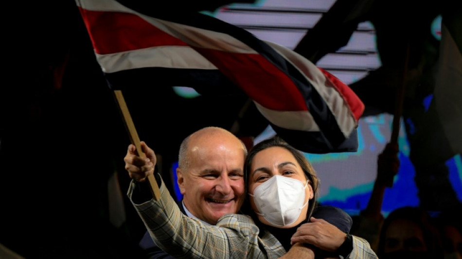 Pr&eacute;sidentielle au Costa Rica: le candidat de centre gauche en ballotage favorable