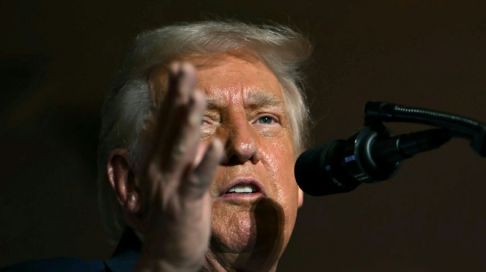 Seguidores de Trump reconocen un golpe por la inflación, pero confían en el presidente