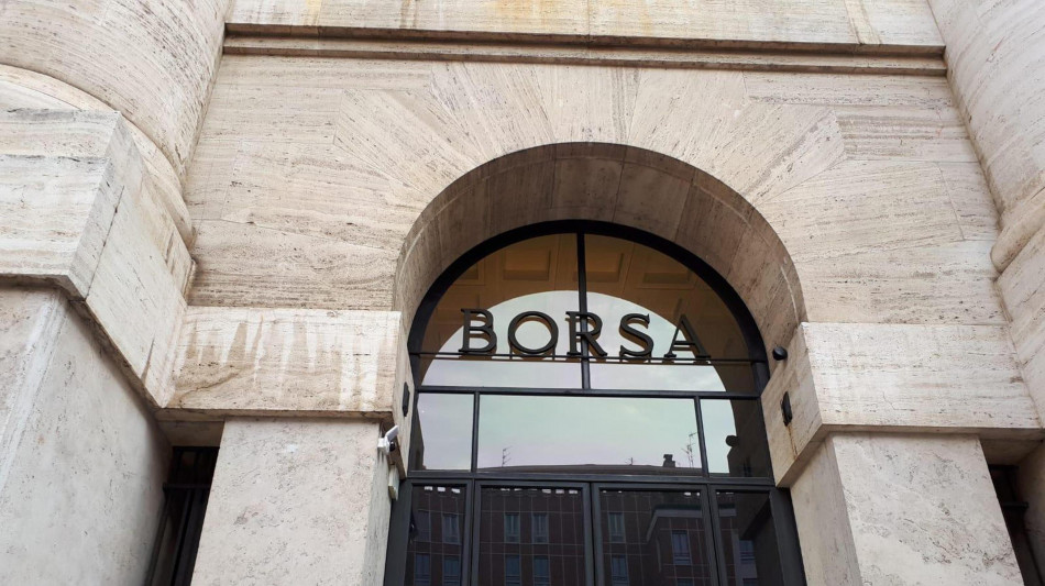 Borsa: Milano chiude in calo, Ftse Mib -0,4%