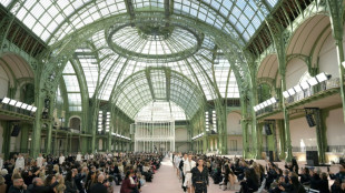 Chanel volta a desfilar no Grand Palais, antes de anunciar novo diretor art&iacute;stico