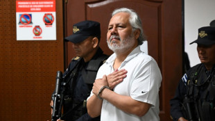 Un abogado cr&iacute;tico de Bukele seguir&aacute; en prisi&oacute;n provisional en El Salvador