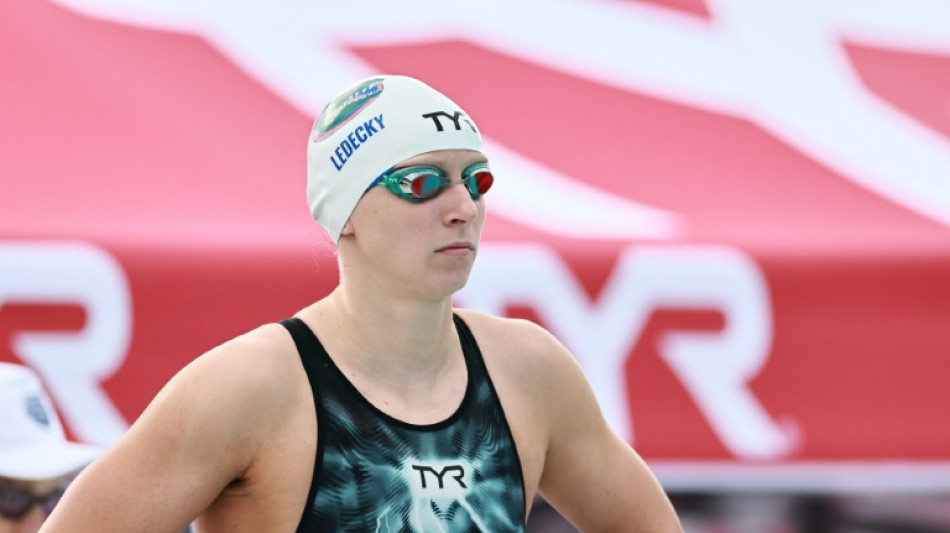 US swim star Ledecky smashes her longstanding 800m freestyle world record