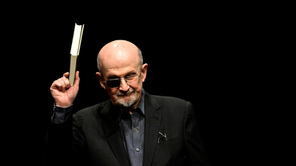 Le proc&egrave;s de l'assaillant de Salman Rushdie s'est ouvert aux Etats-Unis