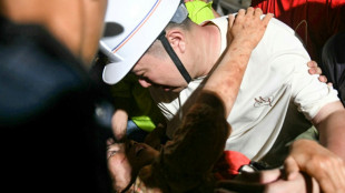 Trente heures apr&egrave;s le s&eacute;isme, une Birmane sortie vivante des d&eacute;combres de son immeuble