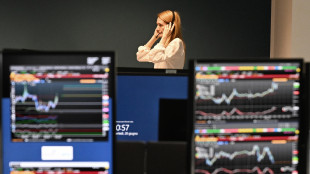 Borsa: l'Europa peggiora con attesa Nasdaq pesante, a Milano crolla StM