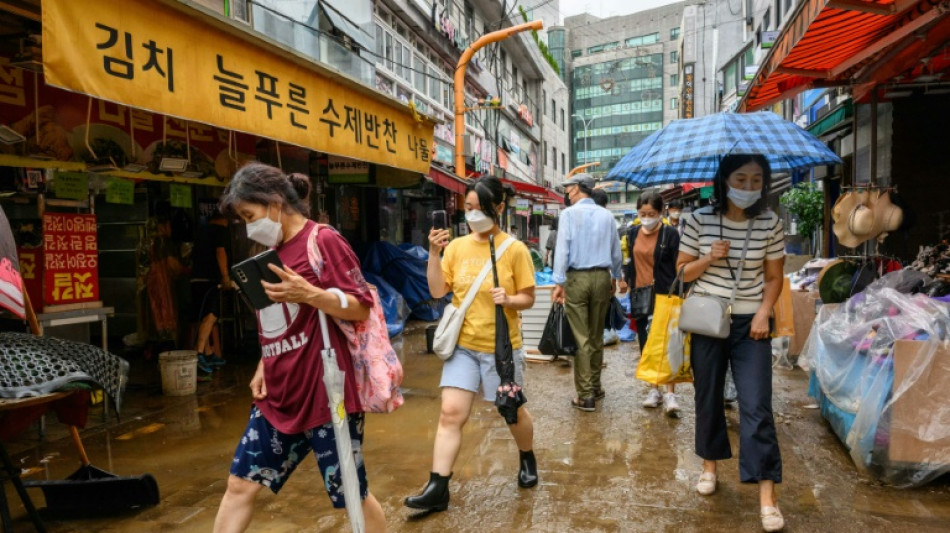 Sube a nueve el n&uacute;mero de muertos por las inundaciones en Corea del Sur
