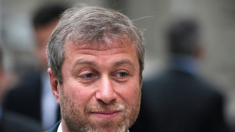 El Reino Unido congela activos del grupo sider&uacute;rgico propiedad de Abramovich