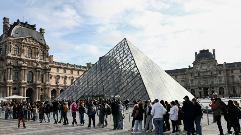 Las alarmas del Louvre funcionaron durante el robo, asegura la presidenta del museo