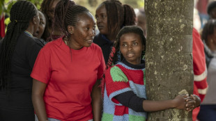 72 Stunden Baum umarmt: Umweltschützerin in Kenia stellt Rekord auf